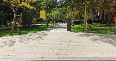 Stire din Eveniment : UPDATE Imagine terifiantă în Parcul Tomis 2 din Constanța. Cadavrul unui bărbat, descoperit de trecători