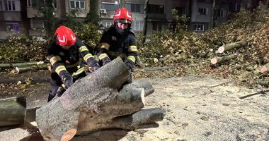 Stire din Eveniment : Vreme rea la Constanța. Avertizări oficiale de cod galben și portocaliu de vânt puternic și ploi