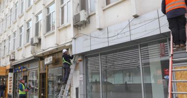 Stire din Social : Fațadele clădirilor de pe strada Ștefan cel Mare, eliberate de cabluri. Ce cartiere urmează