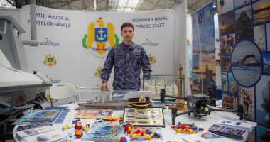 Stire din Eveniment : GALERIE FOTO. Reprezentanții Forțelor Navale Române, prezenți la Salonul Nautic Internațional București