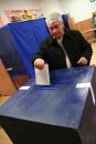 Stire din Politică-Administrație : Românii vor vota președintele României, nu povestea din jurul candidatului