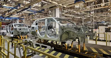 Stire din Economie : Uzina Dacia de la Mioveni îşi întrerupe activitatea pentru o zi