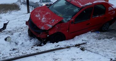 GALERIE FOTO. Mașină lovită de tren, în județul Constanța. Victima, o femeie - update - 2