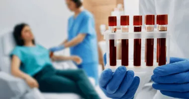 Stire din Actualitate : Sfârșitul cozilor de la început de lună? CNAS anunță reguli noi pentru analize
