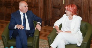 Stire din Actualitate : PSD cere concedieri în administraţia centrală: „Nu mai vrem să fim proştii proștilor!”