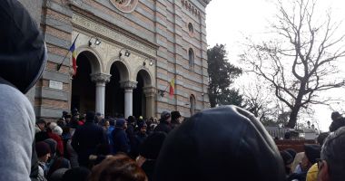 GALERIE FOTO. MII DE CREDINCIOȘI PARTICIPĂ LA SLUJBA DE BOBOTEAZĂ, LA CONSTANȚA - 3