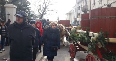 GALERIE FOTO. MII DE CREDINCIOȘI PARTICIPĂ LA SLUJBA DE BOBOTEAZĂ, LA CONSTANȚA - 4