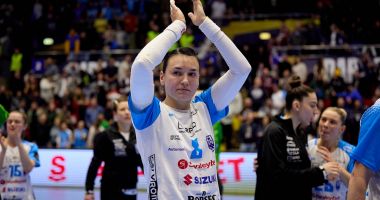 Stire din Sport : Cu ocazia retragerii din activitate, Cristina Neagu a fost decorată. ”Sărbătorim un fenomen al handbalului românesc”