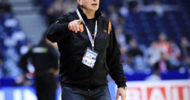 Stire din Sport : Handbal, HCM/ Zvonko Sundovski: "Mizăm pe aportul publicului în partida cu Veszprem"
