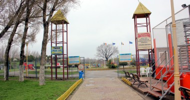 Stire din Cetățenești : SCANDAL / Cine seamănă TEROARE în  "ȚARA PITICILOR" din Parcul Tăbăcăriei?