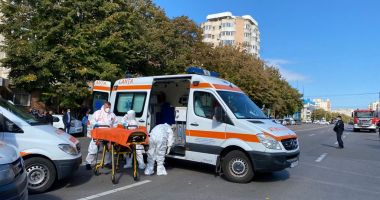 INCENDIU LA SPITALUL DE BOLI INFECȚIOASE / UPDATE. Zeci de ambulanțe așteaptă să preia pacienții - 2