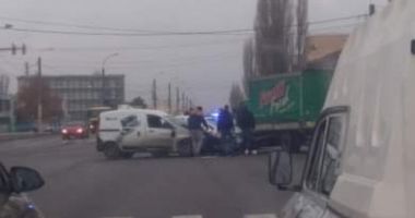 ACCIDENT în intersecția de la CET. TREI MAȘINI DISTRUSE, O VICTIMĂ LA SPITAL! - 2