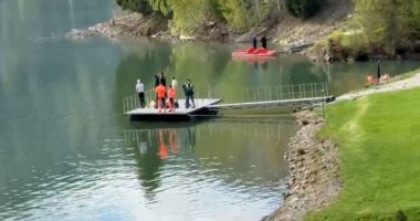 Stire din Eveniment : Băiatul de 17 ani dispărut azi noapte în lacul Colibița a fost găsit mort