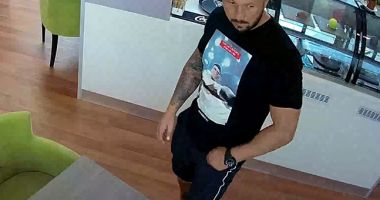 Căutat de Poliție după ce a bătut o femeie într-o cafenea! L-AȚI VĂZUT? - 2