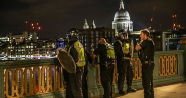 GALERIE FOTO. LONDRA, PUSĂ LA PÂMÂNT DE TREI ATENTATE TERORISTE / ȘAPTE MORȚI, 50 RĂNIȚI, ÎN ATACURI SUCCESIVE - 7