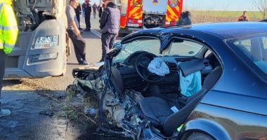 Accident între două camioane, la ieșirea din Stupina! Intervine elicopterul SMURD - 5