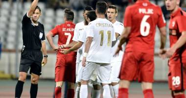 Stire din Sport : Dinamo, prima înfrângere cu CFR Cluj