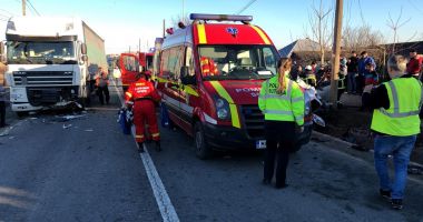 Galerie foto. TERIBIL ACCIDENT RUTIER ÎN JUDEȚUL CONSTANȚA! A pierdut controlul volanului și a intrat în coliziune cu un TIR - 2