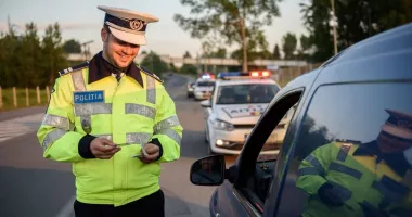 Stire din Eveniment : Acțiuni ample ale polițiștilor în Constanța: sute de persoane verificate și zeci de sancțiuni aplicate
