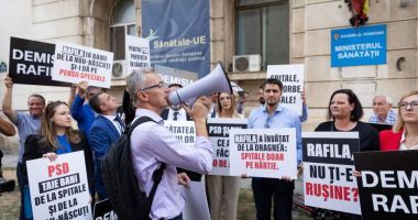 Stire din Politică-Administrație : Deputatul Stelian Ion, amendat pentru un protest. “Voi contesta în instanță”