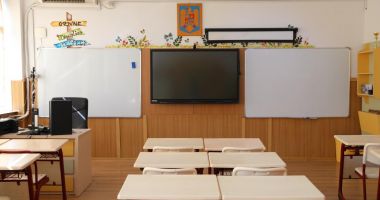 Stire din Cultură-Educație : Unitățile de învățământ preuniversitar din Constanța, dotate cu mobilier și materiale didactice digitale