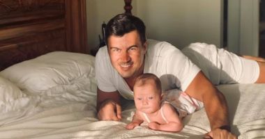 Stire din Monden : Adrian Alexandrov, o nouă imagine emoționantă cu fetița lui și a Elenei Udrea