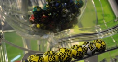 Stire din Social : Loto. Report de peste 3,5 milioane de lei la 6 din 49