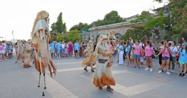 Stire din Cultură-Educație : Prima zi de SeaStreet a fost un succes deplin! Constănțenii și turiștii au avut parte de un spectacol total