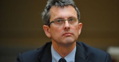 Stire din Economie : BNR avertizează! Deficitul va sări de 6%