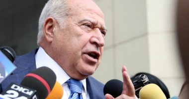 Stire din Eveniment : VOICULESCU rămâne FĂRĂ AVERE. Milioane de EURO confiscate de la fetele sale