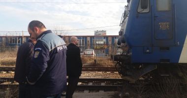 O persoană s-a aruncat în fața trenului, pe calea ferată, în dreptul străzii I.C. Brătianu. Victima ar fi rămas fără picioare - 2