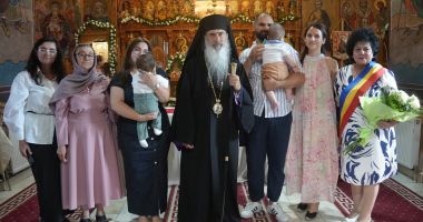 Stire din Social : Botez social la Cumpăna, de Hramul Bisericii „Adormirea Maicii Domnului”