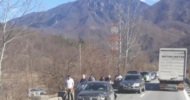 Accident rutier, cu patru mașini implicate!
