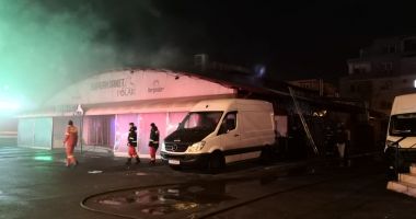 GALERIE FOTO / Supermarket în flăcări, în miez de noapte, la Constanța - 6