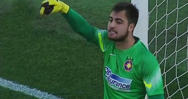 Stire din Sport : Încă un milion de euro pentru Steaua! Portarul Valentin Cojocaru, transferat la Crotone