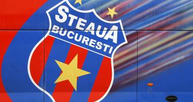 Stire din Sport : Cel mai nou transfer al roș-albaștrilor și-a pus semnătura pe contract
