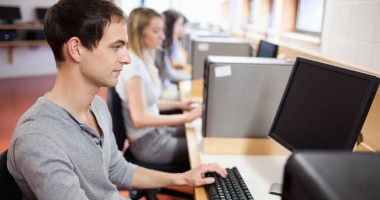 Stire din Cultură-Educație : Bacalaureat 2014. 55 de elevi nu au trecut proba competențelor digitale