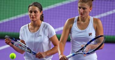 Stire din Sport : Tenis: Begu și Niculescu, învinse în finala de dublu la Moscova