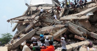 Stire din Actualitate : TRAGEDIE ÎN INDIA. 17 oameni STRIVIȚI sub dărâmăturile unei clădiri