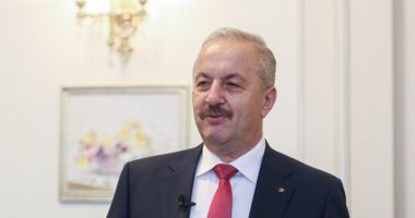 Stire din Eveniment : Vasile Dîncu, primul anunț după ce a scăpat ca prin urechile acului de remaniere
