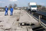 Stire din Social : Asfaltarea podului IPMC, praf în ochii constănțenilor