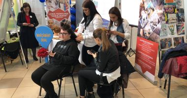 Stire din Eveniment : Aglomerație la Târgul ofertelor educaționale pentru clasa a IX-a