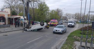 UPDATE - Mașină răsturnată, în stațiunea Mamaia - 4