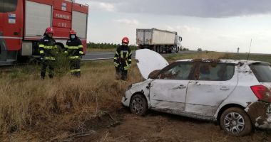 Autoturism răsturnat în Cogealac. Victima este conștientă - 1
