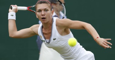 Stire din Sport : Simona Halep s-a calificat în semifinalele turneului de TENIS de la New Haven