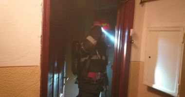 GALERIE FOTO / Incendiu la un apartament din Constanța. Intervin mai multe echipaje de pompieri - 1