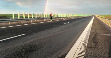 GALERIE FOTO / Curcubeu pe A2, după tornada care a făcut prăpăd - 3