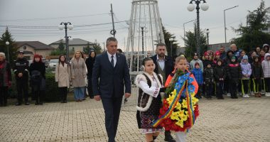 Cumpăna a celebrat Ziua Națională a României prin manifestări solemne și participare largă a comunității - 3