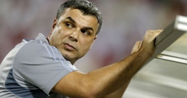 Stire din Sport : Veste proastă pentru Cosmin Olăroiu