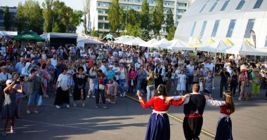 FOTO. Patru zile de muzică, distracţie şi mâncare bună. „Festivalul Tradițiilor și Gastronomiei Pescărești s-a încheiat și cu decizii” - 5